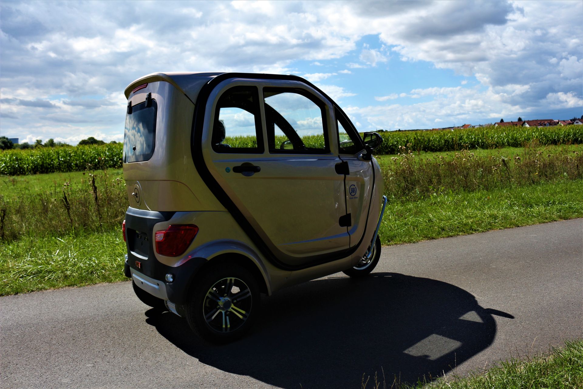 Revolutionäre Elektro Kabinenroller: Nachhaltige Mobilität Mit Stil